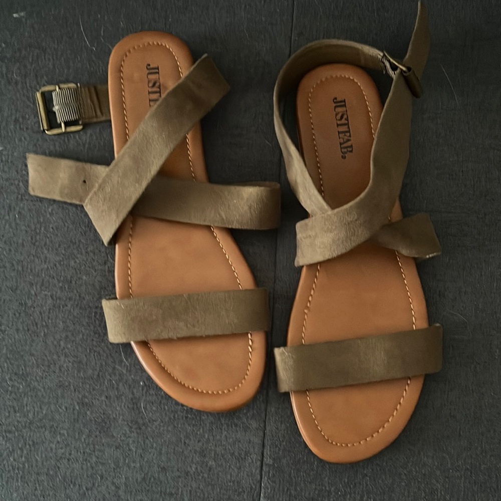 Ankle strap flat sandals